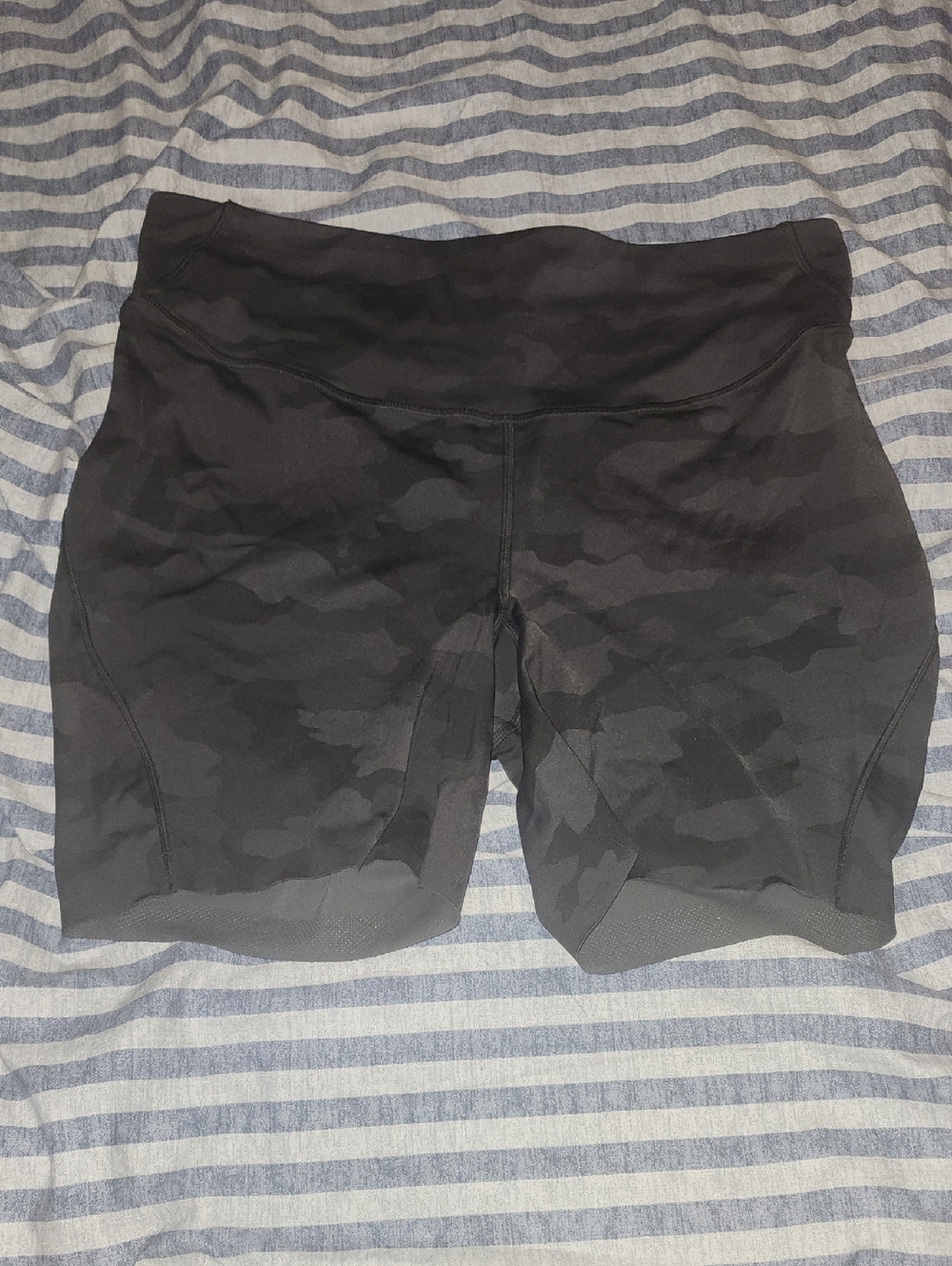 Lululemon Base Pace High-Rise Short 6"Heritage 365 Camo Deep Coal Multi Size 12